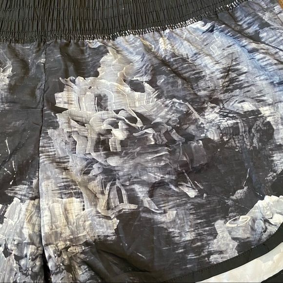 NEW! XL Champion DuoDry Black/gray/white abstract athletic shorts - Picture 5 of 5